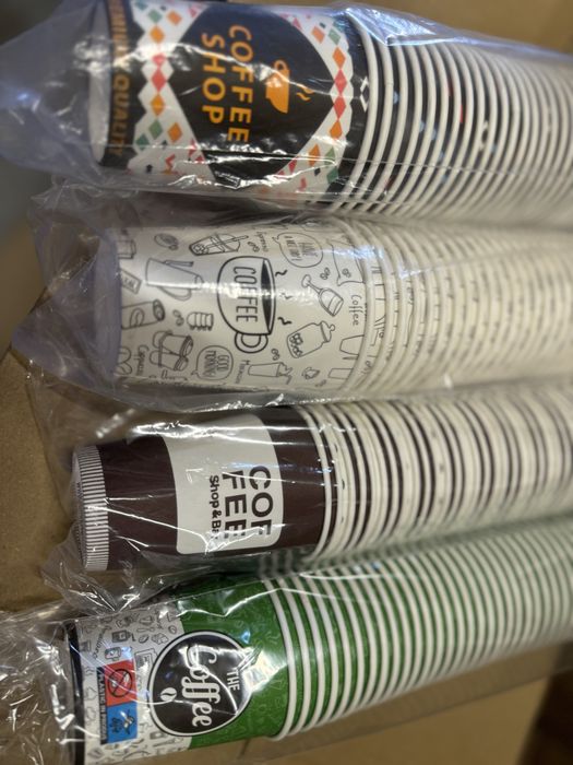 Pahare carton plus cafea cadou