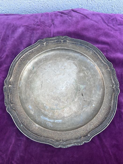 Tava alocata cu argint