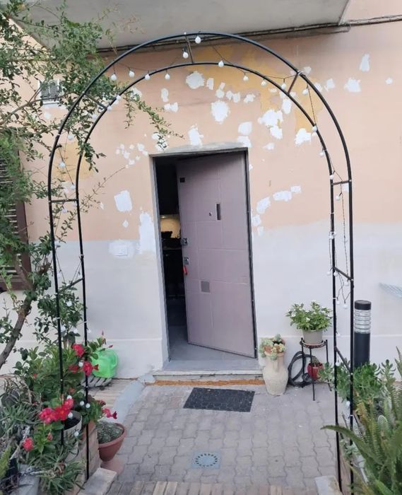 Метална градинска рамка