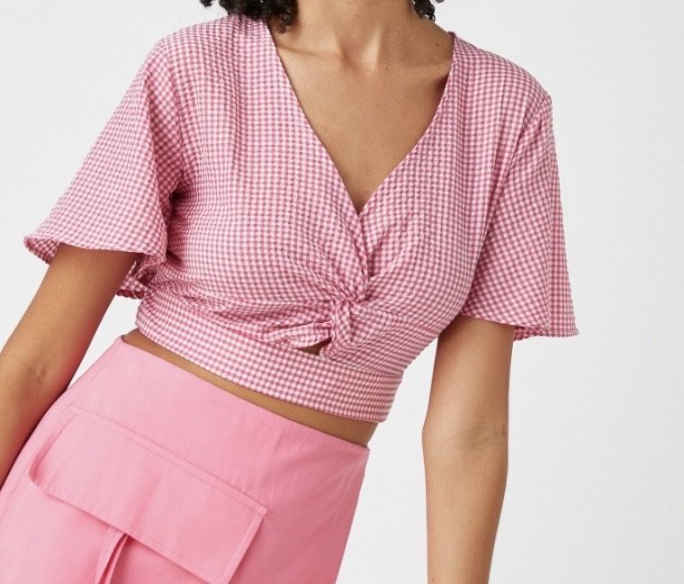 Продам новую летнюю кофту с этикеткой.