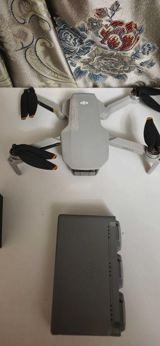 Продам DJI Mini 2 Fly More Combo