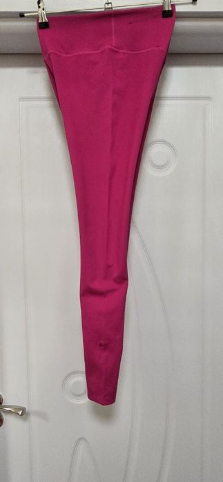 Дамско оригинално клинче.  В безупречен вид.  Nike DRI FIT