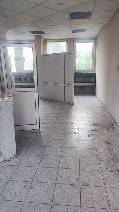 Дава се под наем Офис в Свищов - 240 кв.м за 459 € - Снимка #2