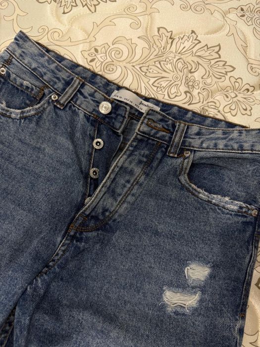 Продам женские джинсы