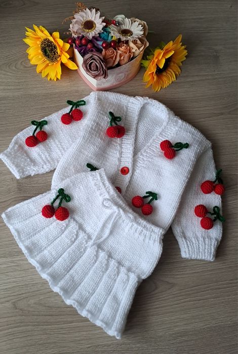 Set cardigan cu fustița