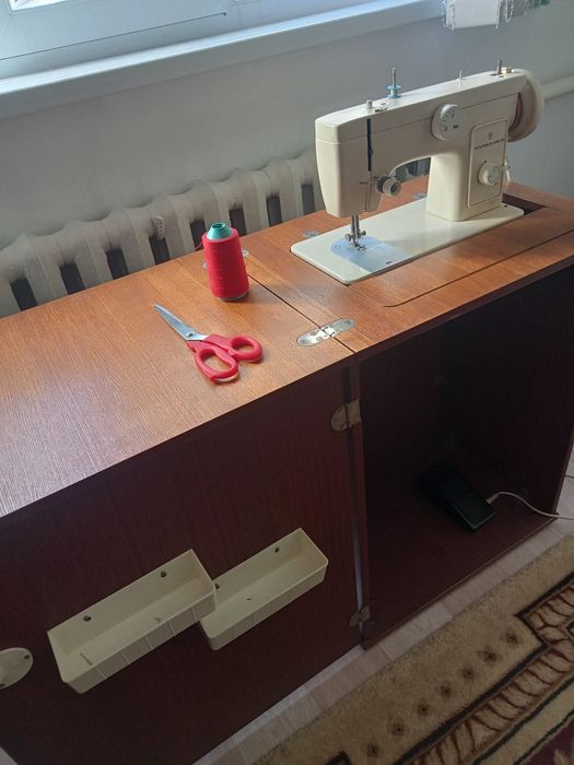 Продам швейную машинку