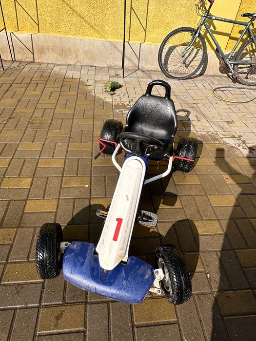 Vand cart cu pedale!