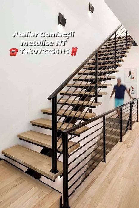 Scări interioare cu trepte din lemn