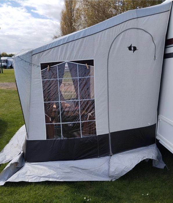 Универсален форселт за ниски кемпери и каравани