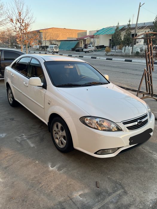 Sotiladi 2019 yil avtomat gentra