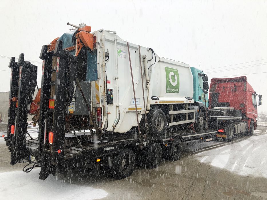 Transport Agabaritic- Trailer 50 T Utilaje-Combine-Tractoare-Camioane