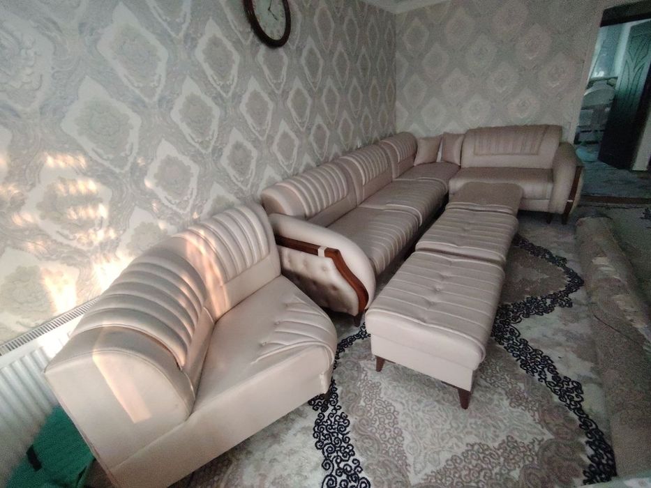 Мягкий мебель гостиный