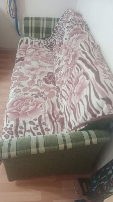 Отдам бесплатно диван