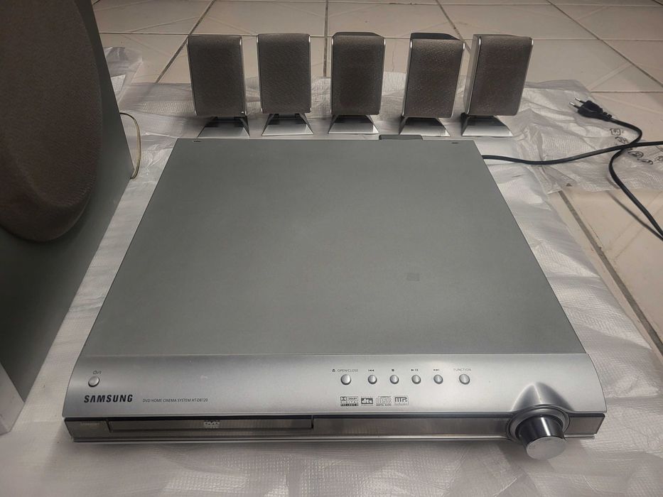 Samsung HT-DB120 Progressive-Scan DVD Receiver Домашно Кино