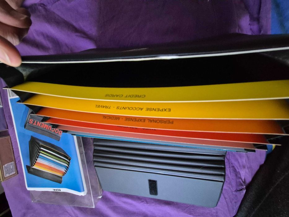 Organizator de documente cu burduf, 10 buzunare, marca ART. DOC.