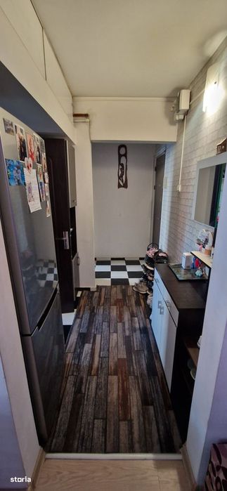 Apartament 3 camere, zona Craiovita Noua