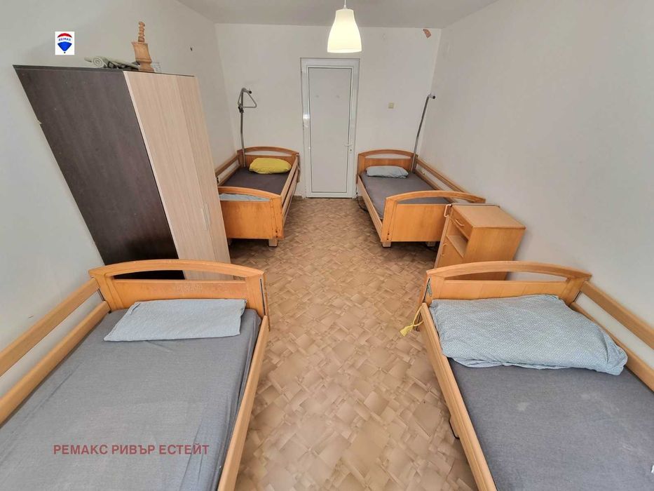 Хотел за продажба в с. Николово, лесопарк Липник