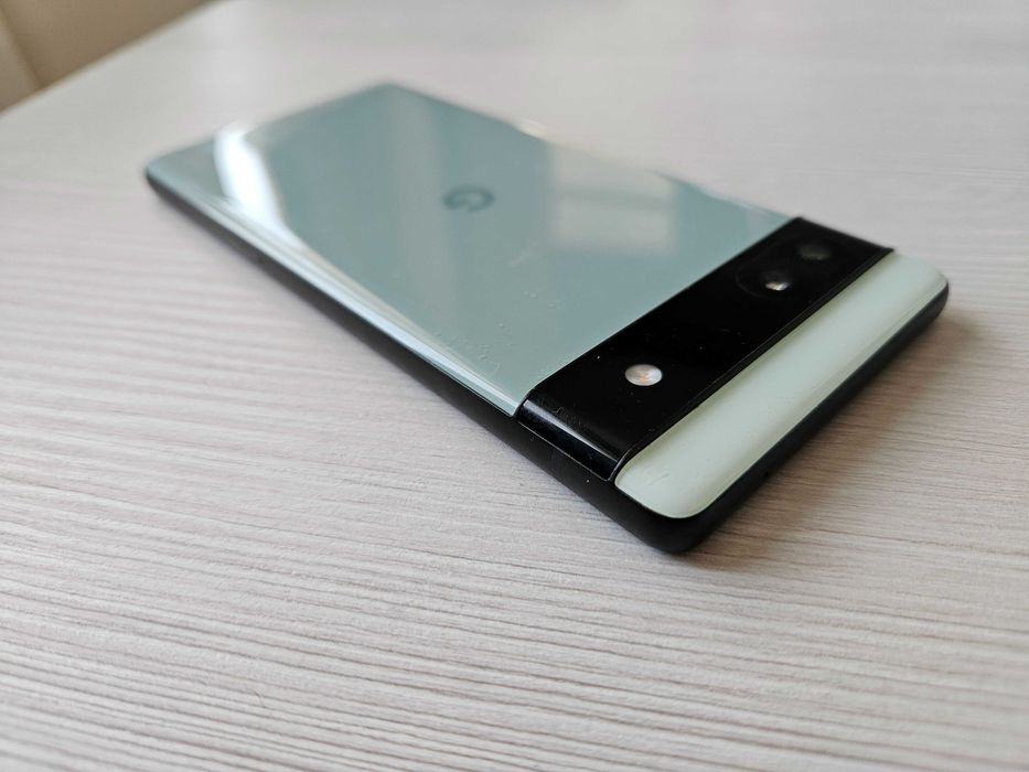Google Pixel 6a 128GB Отлично състояние + подаръци