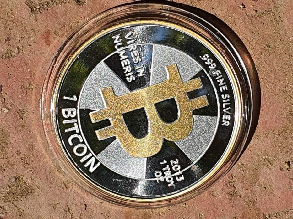 Casascius Silver&Gold,argint cu aur,contin cate 1 Bitcoin , 400 minted  Bucuresti Sectorul 1 • OLX.ro