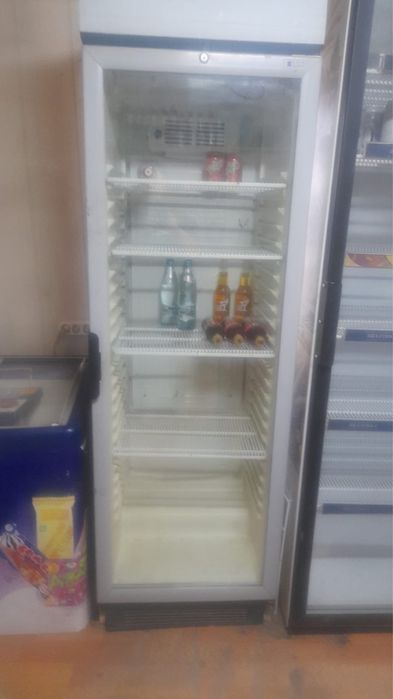 Холодильник витринный