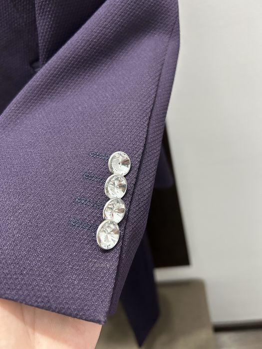 Vand costum pentru barbati purtat o singura data