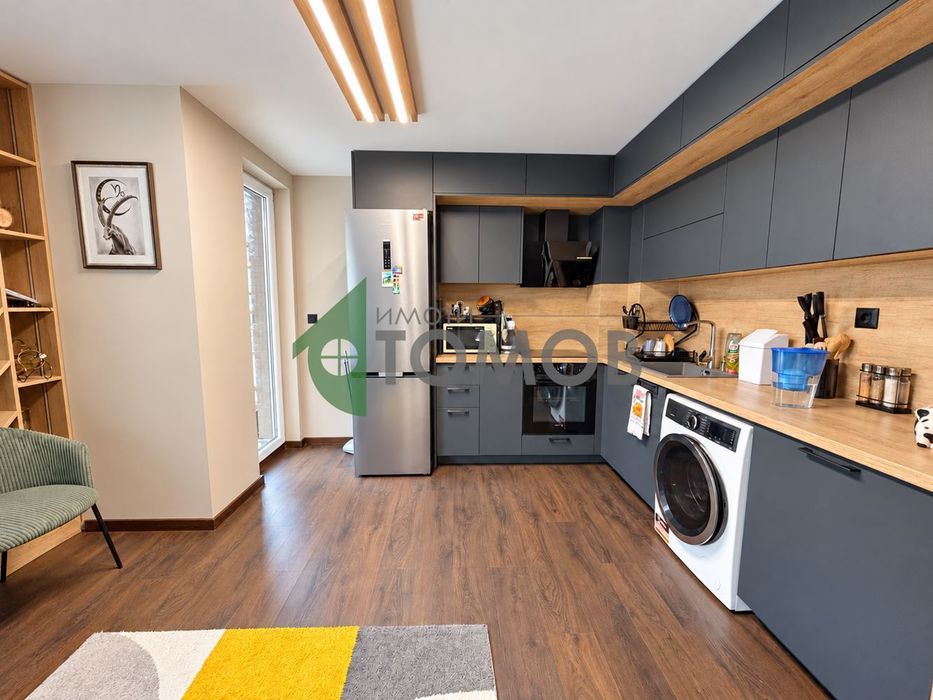 Продава се Тристаен апартамент в Стара Загора, Железник - център - 105 кв.м за 1380 €/кв.м - Снимка #3