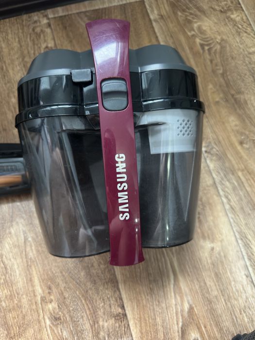 Продам мощный пылесос Samsung