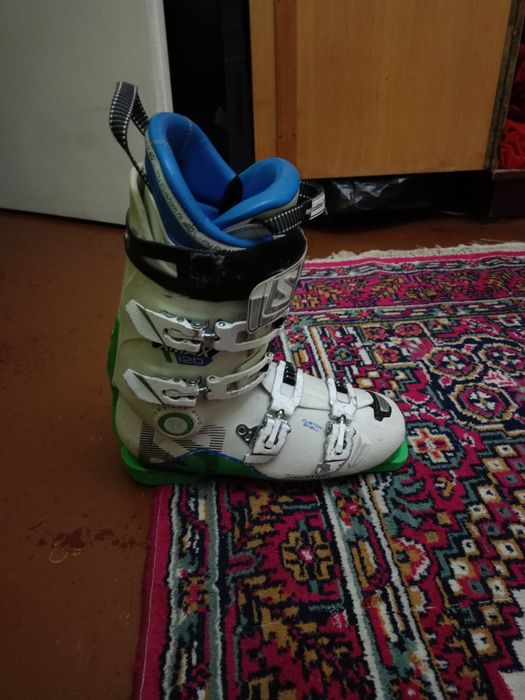 Продавам скиорска обувка Salomon Xmax 120
