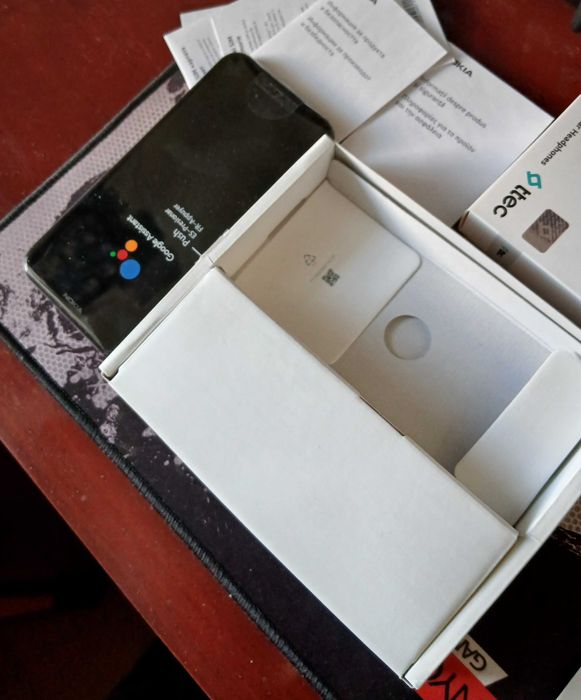 Смартфон Нокия, чисто нов.