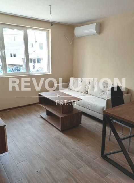 Дава се под наем Двустаен апартамент в Варна, Погреби - 50 кв.м за 398.82 € - Снимка #2