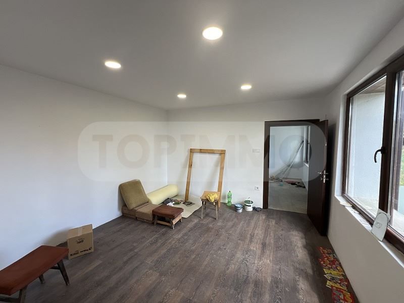 Продава се Къща в с. Осмар, Област Шумен - 226 кв.м за 554 €/кв.м - Снимка #8