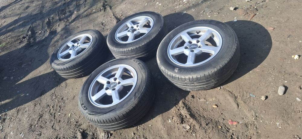 jante ford focus  cu cauciucuri de vara in stare foarte bună