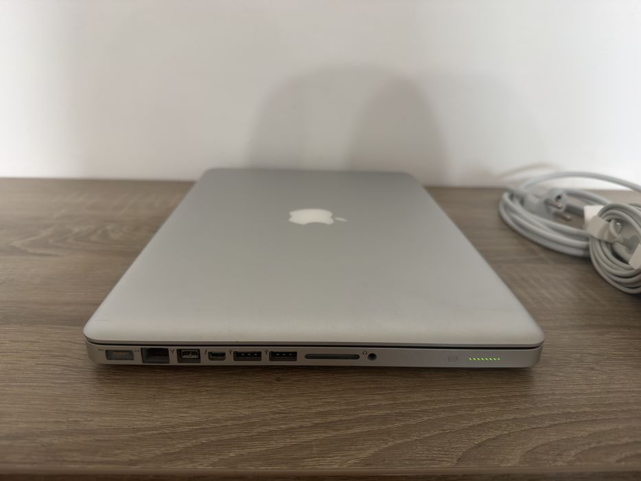 Macbook Pro 13" i5 8GB ram