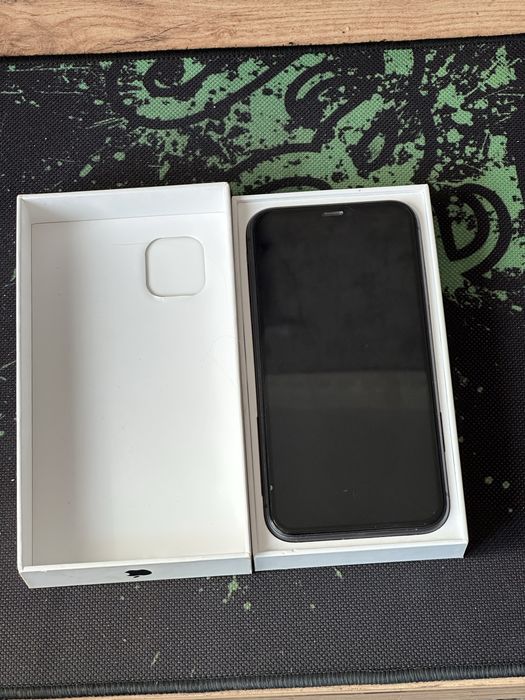 Продам iPhone 11