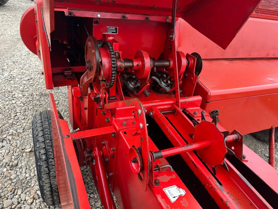 Presa de balotat Massey Ferguson 124