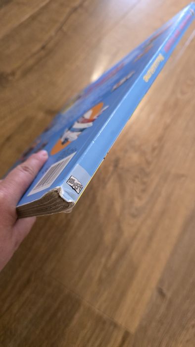 Продавам две музикални книжки в добро състояние, кутия с кубчета и още една книжка в отлично състояние