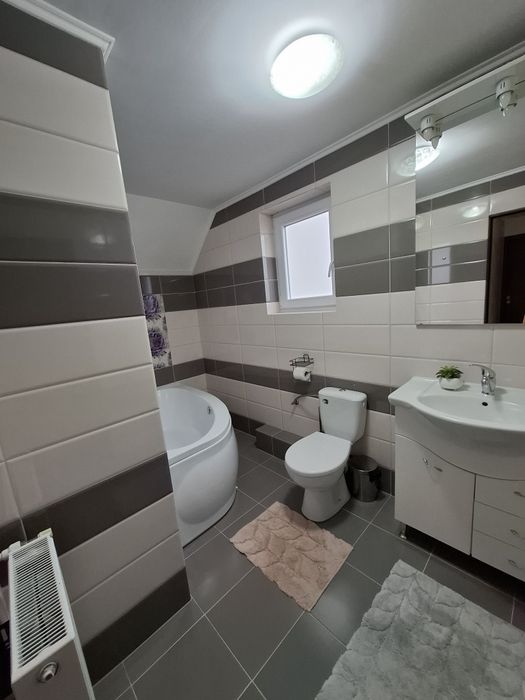 Casă de vânzare  Ipotești zonă foarte bună