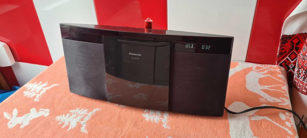 PANASONIC= stick,radio,cd = 100 lei