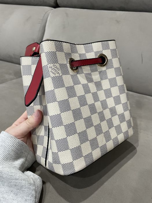Vând geantă Louis Vuitton