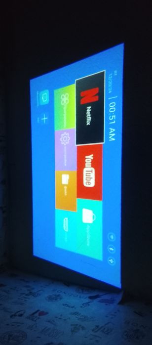 Здравствуйте продам либо обмен  проэктор Lec