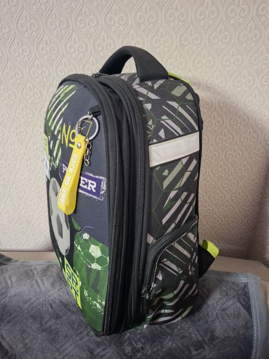 Продам школьный  рюкзак