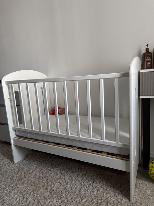 Продам комод и кровать детскую !