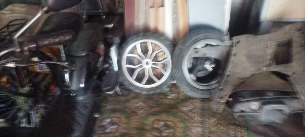 Срочно продам шлем и матор и прочее