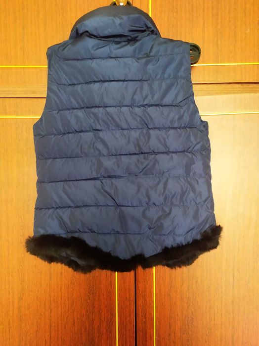 Жилетка безрукавка