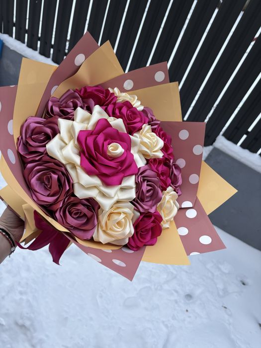 Buchet flori din satin