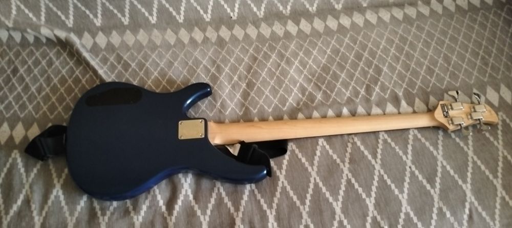 Бас Гитара Yamaha