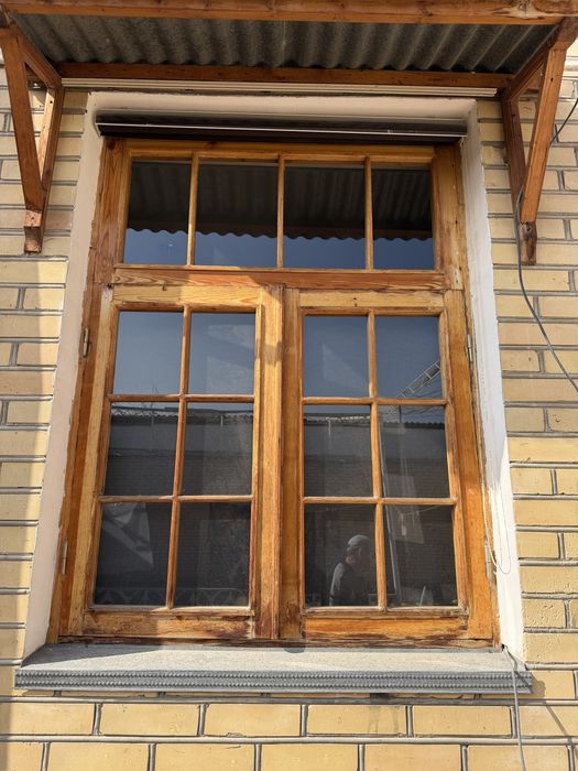 Eshik Deraza yaxshi holatda