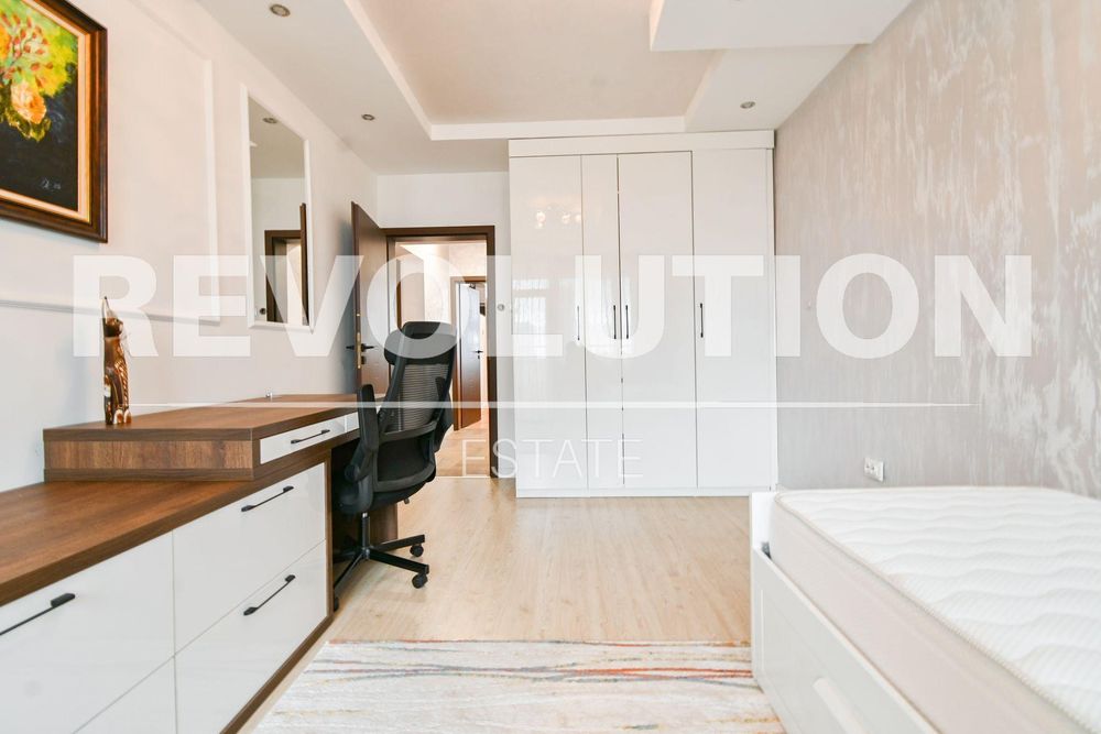 Дава се под наем Тристаен апартамент в София, Зона Б-5 - 108 кв.м за 1300 € - Снимка #6