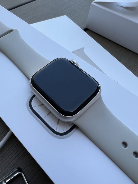 Apple Watch Series 7 Starlight Aluminium Case 41mm