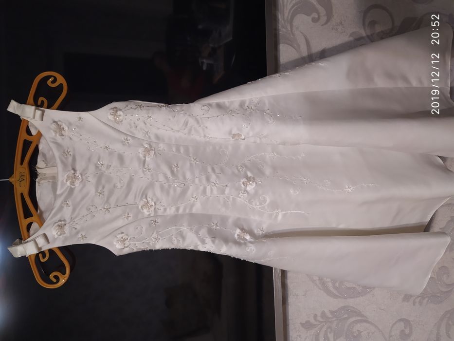 Продам платье для девочки